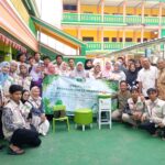 Ubah Sampah Jadi Cuan & Dorong UMKM Go Digital, Aksi Mahasiswa Unmal Curi Perhatian Warga Imopuro